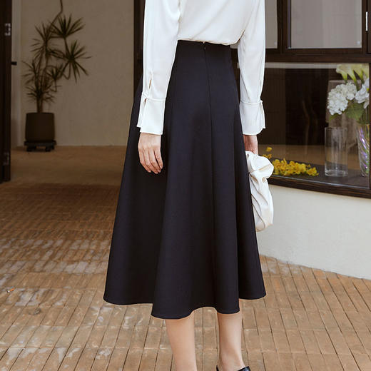 玳莎气质显瘦大摆伞裙2023年秋季新款垂感黑色赫本风中长款A字裙  DC34302 商品图3