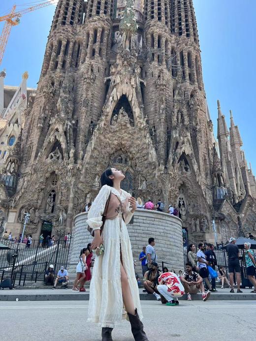 Read Nameless /圣家堂穿的一套重工裙 商品图6