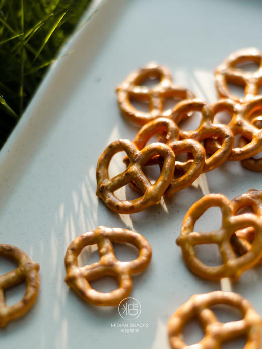 【米惦海盐碱水结】✅碱味+淡淡麦香+海盐颗粒，可爱蝴蝶造型！ ✅口感扎实、越咀嚼越香、嘎嘣脆响！ 商品图5