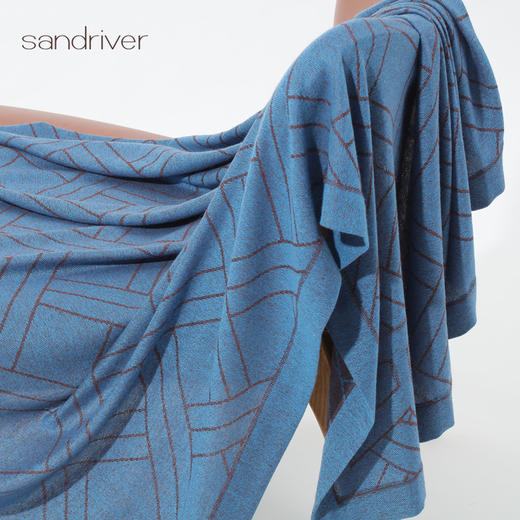 羊绒提花大方巾SJF95K004W 商品图2