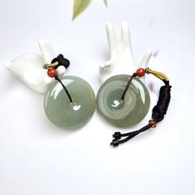 和田玉吊坠-大平安扣