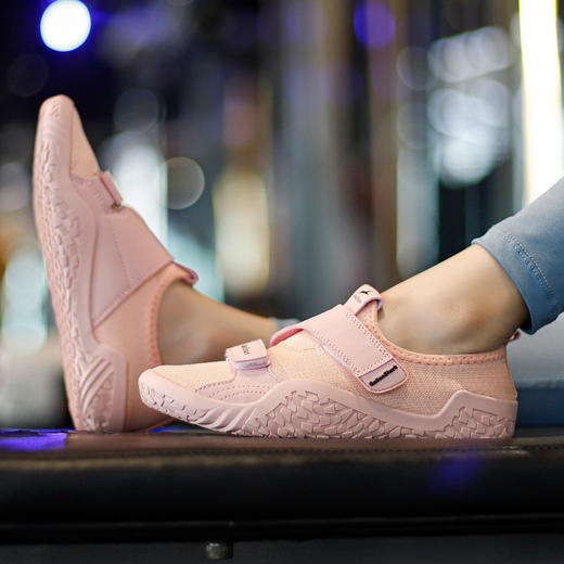 【戈伦鲨】室内静音运动鞋 室外爬山 涉水鞋 魔术贴飞鲨鞋 商品图3