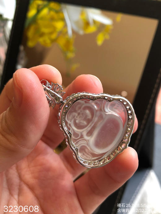 3230608，玻璃佛公吊坠。具体价格微信咨询 商品图5