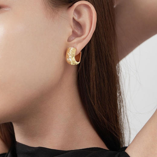 Oflye潮流饰品 欧美金色简约百搭拉丝压纹金属耳扣U型耳扣冷淡风耳环 商品图1