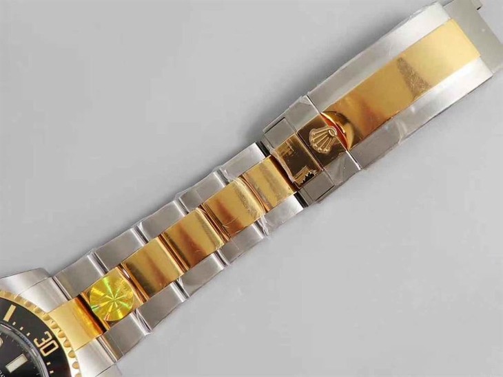 D1最强包金王-D1厂劳力士潜航型间金水鬼全包18K金腕表