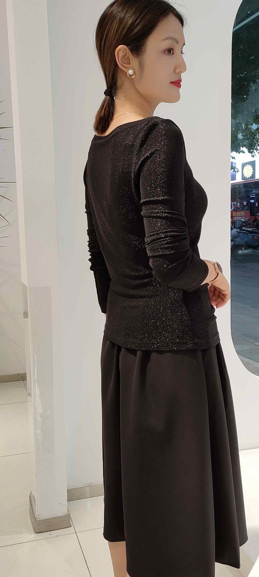 388022秋上新 时尚修身合体款打底衫 商品图8