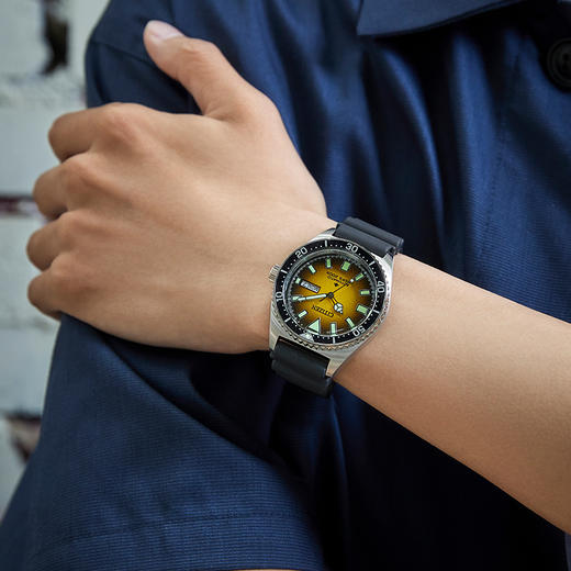 西铁城/CITIZEN机械表PU橡胶表带200米星期日历NY0120-01X 商品图2