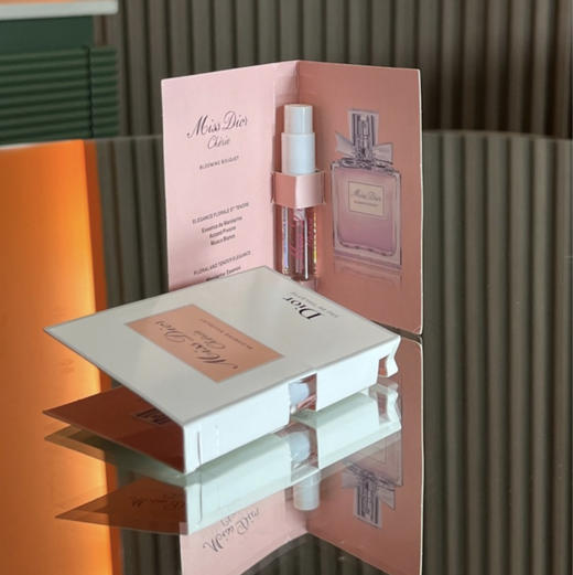 迪奥花漾甜心香水 小样1ml 商品图2