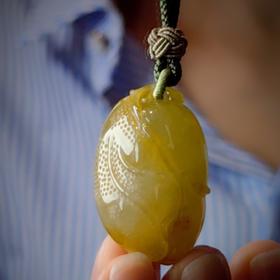 翡翠鸡油黄【轻舞】项坠