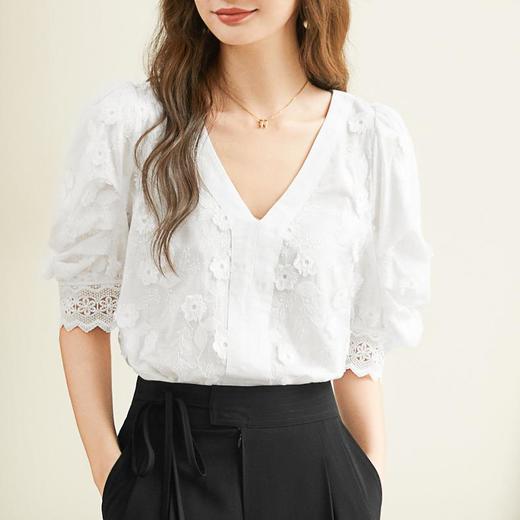 百姿 蕾丝V领短袖上衣2023夏季新款纯棉名媛气质蕾丝衫女231196 商品图3