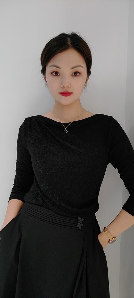 388022秋上新 时尚修身合体款打底衫 商品图2