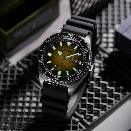 西铁城/CITIZEN机械表PU橡胶表带200米星期日历NY0120-01X 商品图5