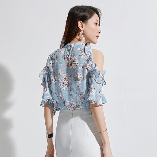 百姿 新款蓝色套头露肩雪纺衫印花衬衫荷叶边女装上衣 商品图3