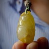 翡翠鸡油黄【轻舞】项坠 商品缩略图1