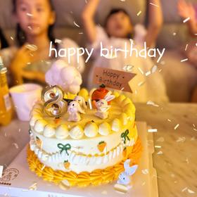 配送及时，包装也很好，蛋糕好看又好吃！！！