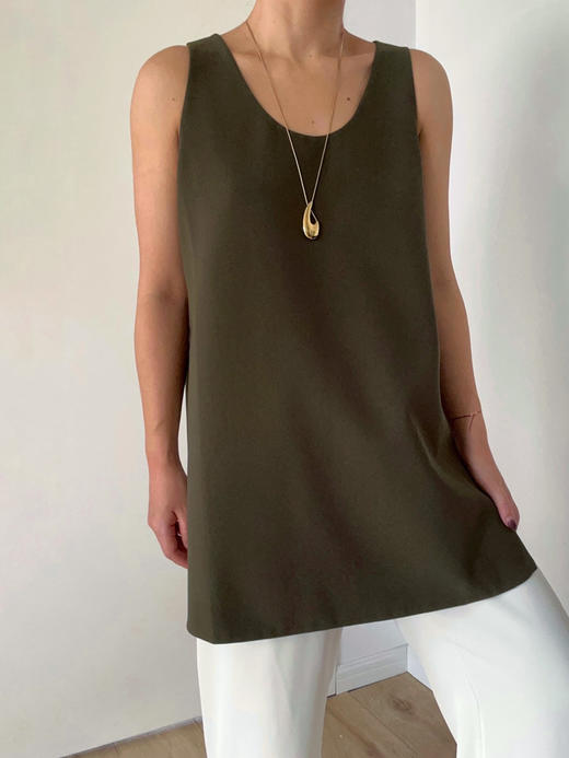 Semplicita｜G02 U领侧开叉无袖上衣  [ 黑 / 绿 ] 商品图1