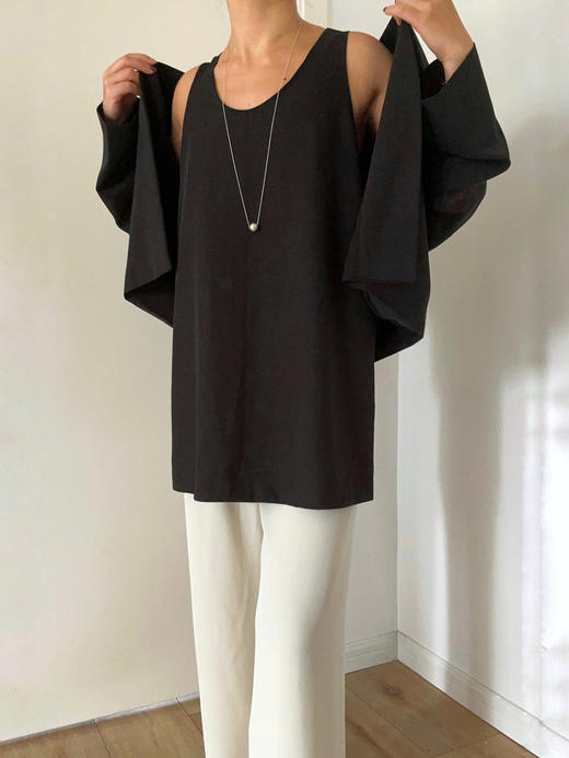 Semplicita｜G02 U领侧开叉无袖上衣  [ 黑 / 绿 ] 商品图7