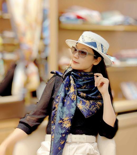 优品堂【雍容雅致2】非遗工艺香云纱薯莨宋锦桑蚕丝140方巾 商品图3