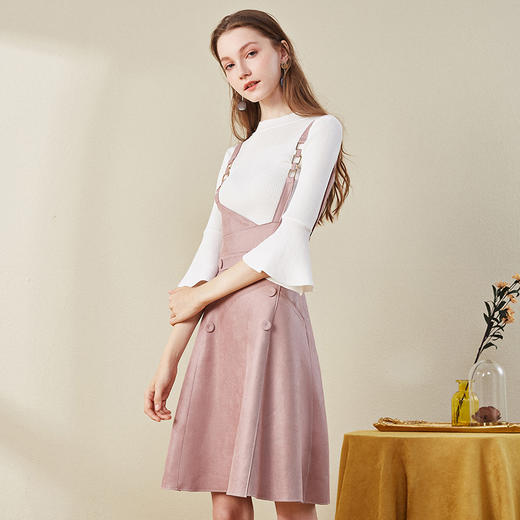 欧芮儿 2018秋装喇叭袖白色毛衫女+吊带连衣裙女中长款套装裙 商品图0