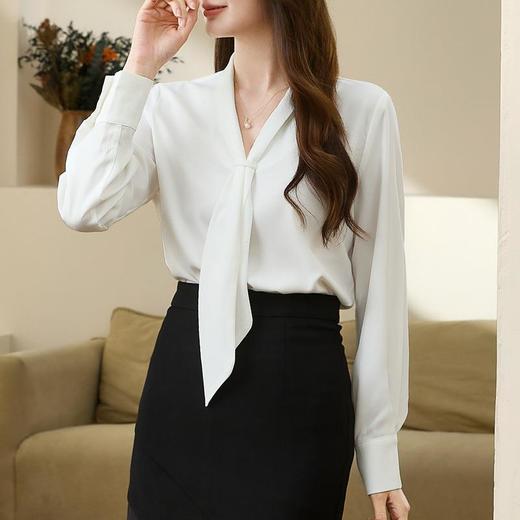 百姿 柔软垂顺通勤V领长袖衬衫2023早秋新款职业领带白衬衣231310 商品图1