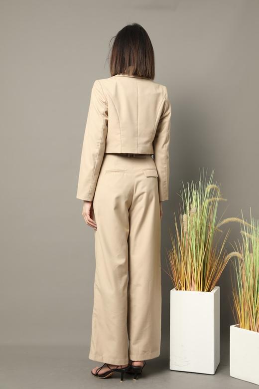ESTELLICA 浅卡其短款外套西装套装 16888 商品图3