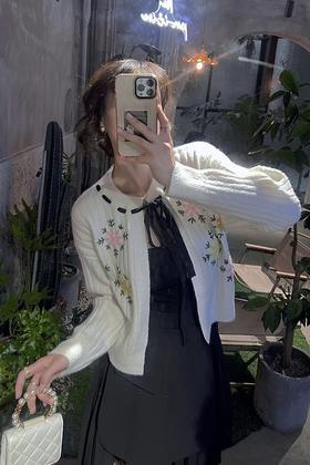 L.Fleuri 蝴蝶结圆领重工刺绣花朵针织外套 16954