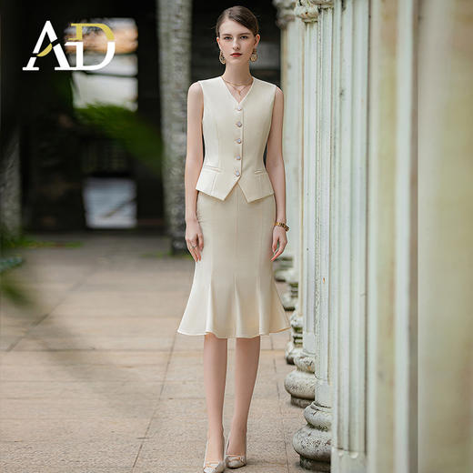 米色西服外套收腰西装背心三件套高端浅色套装 商品图3