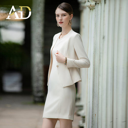 AD时尚气质女神范职业装两件套女总裁工作服连衣裙浅色西装套装 商品图4