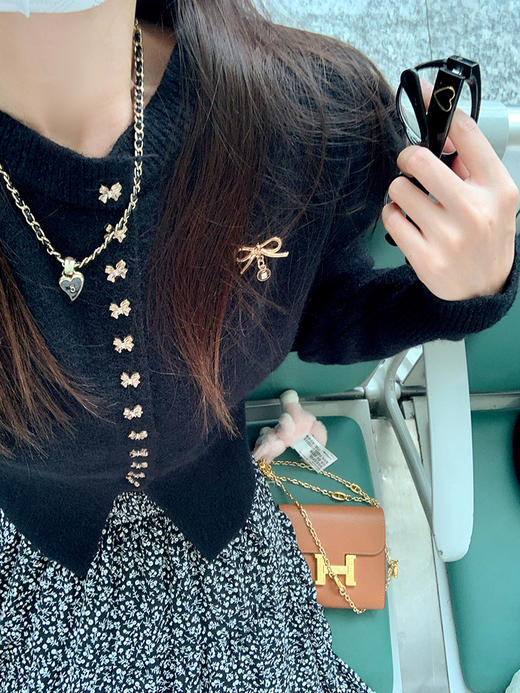 <曾小咸推荐>【心动邂逅】金属蝴蝶结毛衣+碎花百褶裙 商品图3