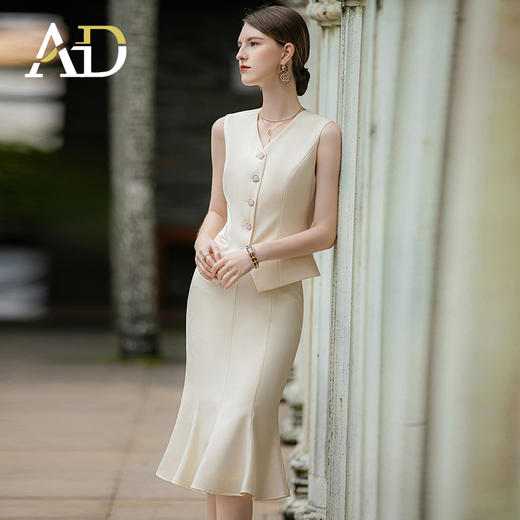 米色西服外套收腰西装背心三件套高端浅色套装 商品图2