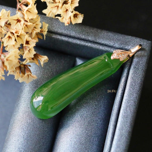 18K玫瑰金和田玉（碧玉）镶钻吊坠--瓜瓞绵绵/单面随形11*36mm/菠菜绿 商品图5