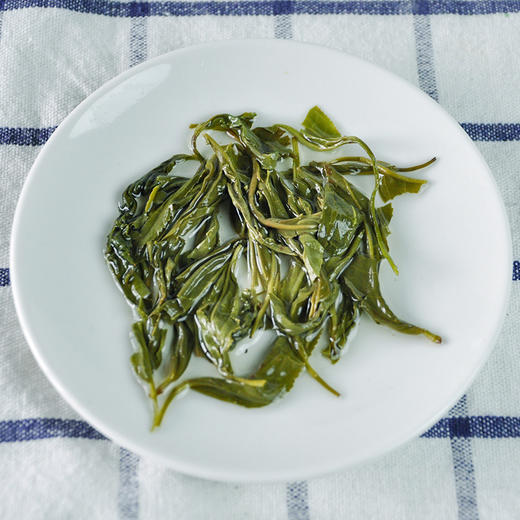 兰香馥郁，醇厚甘甜，茶香四溢，杯口留香；罐装茶叶如同一幅荒诞的画卷，让你在繁忙的生活中得到片刻的宁静。这是一杯让人沉醉的茶，仿佛品尝着生命的奇妙与无常！ 商品图3