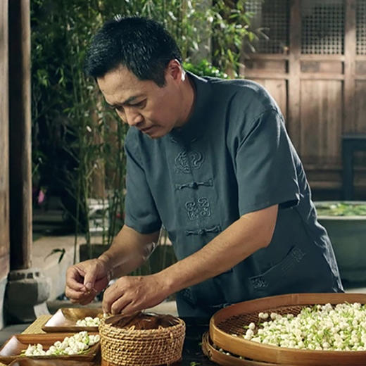 郭斌 古法茉莉花膏/花水。非遗好物 香膏 6窨72道 90天采撷 纯手工窨造 天然植物 不含防腐剂 清香愉悦 滋润亮泽 商品图6