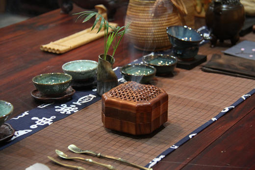 竹韵雅风编织纹-大°酸枝双层盘香盒 商品图3