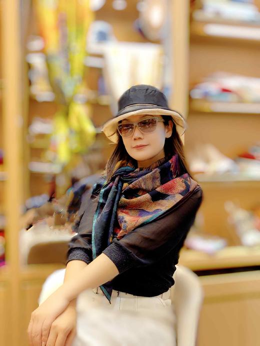 优品堂【迷梦蝶影】香云纱薯茛花萝重磅桑蚕丝140方巾 商品图0