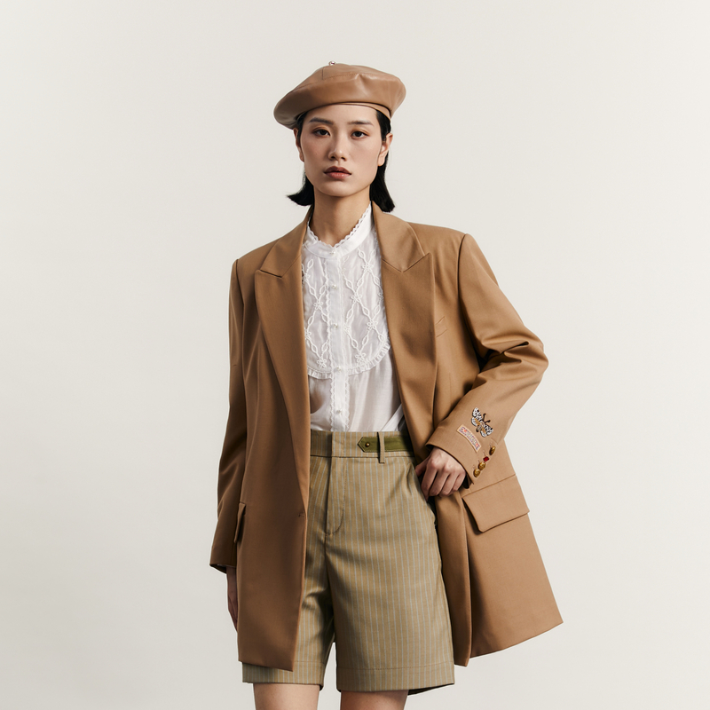 谜底西装外套女2023秋季新款时尚通勤风宽松一粒扣西服233ME1082