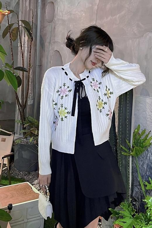 L.Fleuri 蝴蝶结圆领重工刺绣花朵针织外套 16954 商品图1