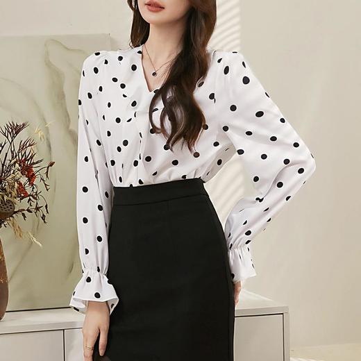 百姿 甜美波点喇叭袖衬衫2023秋季新款V领高级感雪纺衫女231305 商品图2