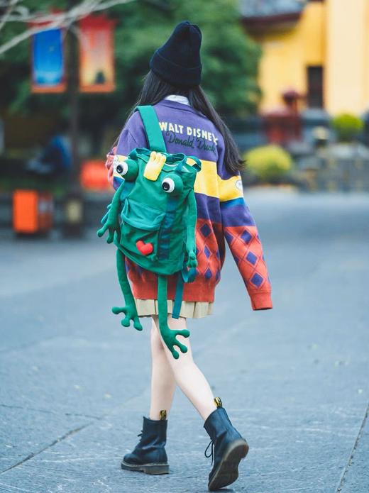 深山集市青蛙手工双肩包 商品图0