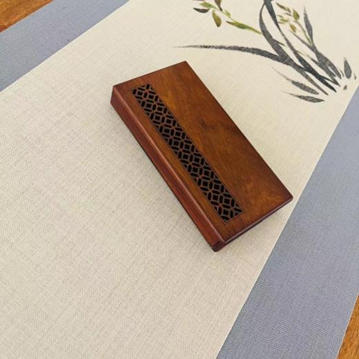 酸枝镂空窗格便携短香盒 商品图0
