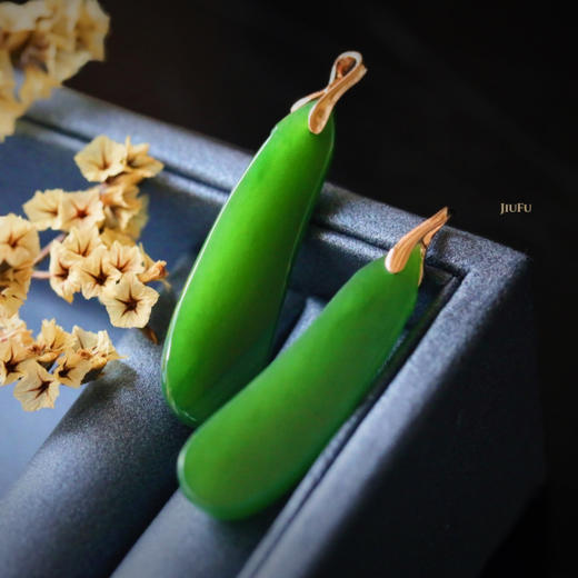 18K玫瑰金和田玉（碧玉）镶钻吊坠--瓜瓞绵绵/单面随形11*36mm/菠菜绿 商品图2