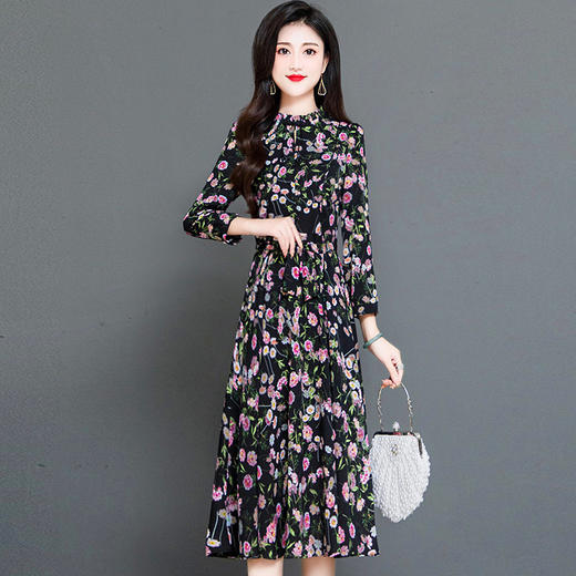 秋季新款，长袖裙时尚气质长袖中长款黑底粉花A字裙印花连衣裙QYM-TYH-231347-Y 商品图0