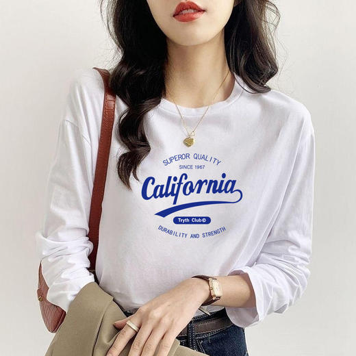 【时尚舒适，简易百搭】秋季韩版纯棉长袖圆领T恤女，宽松潮流印花打底衫，学生上衣。时尚、舒适、透气，让你在秋季时尚出行！ 商品图2