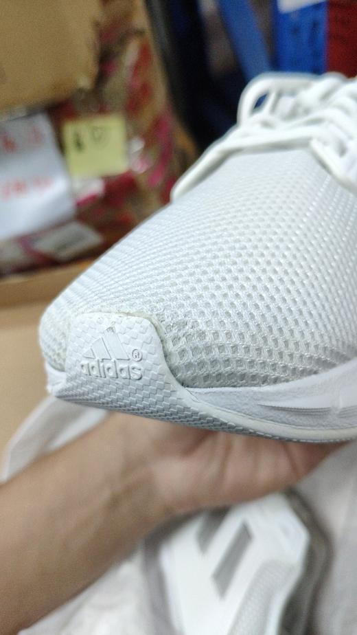 阿迪达斯adidas SHOWTHEWAY女式时尚潮流休闲舒适透气跑步鞋 FX3748（有微微瑕疵，介意勿拍） 商品图6