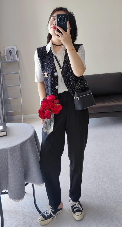 赛赛V领花钱马甲 百搭叠穿秋冬背心带胸针 商品图6