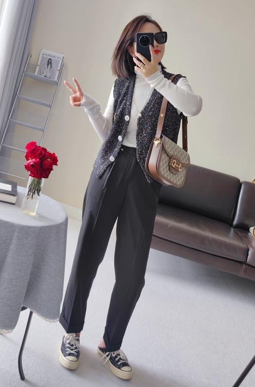 赛赛V领花钱马甲 百搭叠穿秋冬背心带胸针 商品图7