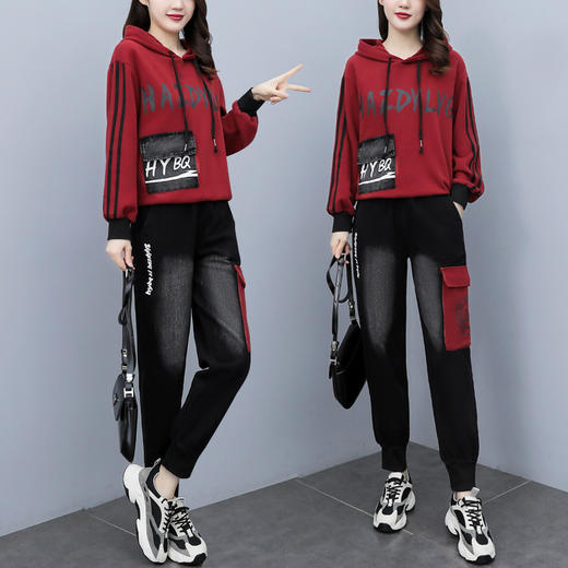 DD-时尚休闲套装女2023秋季新款印花字母连帽宽松上衣牛仔拼接两件套 商品图3