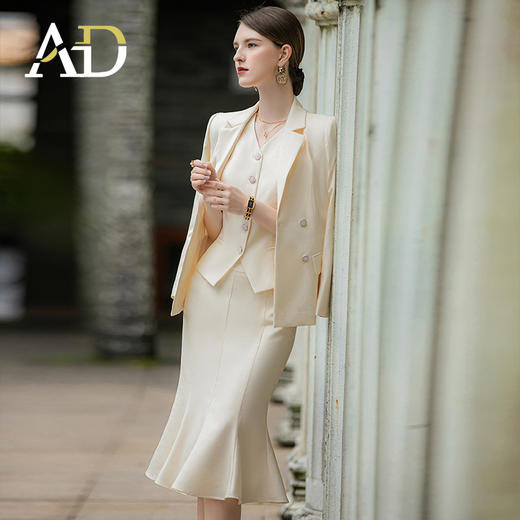 米色西服外套收腰西装背心三件套高端浅色套装 商品图0