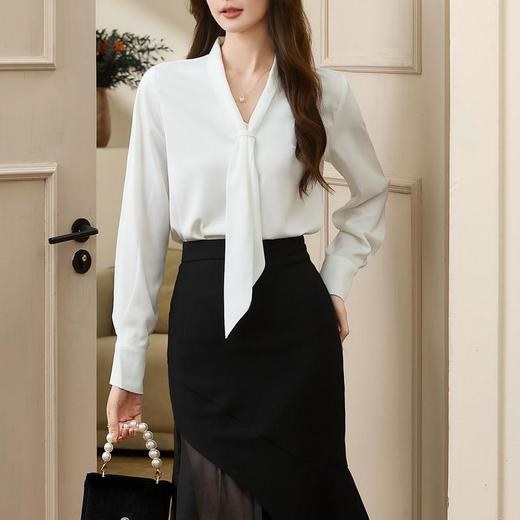 百姿 柔软垂顺通勤V领长袖衬衫2023早秋新款职业领带白衬衣231310 商品图2