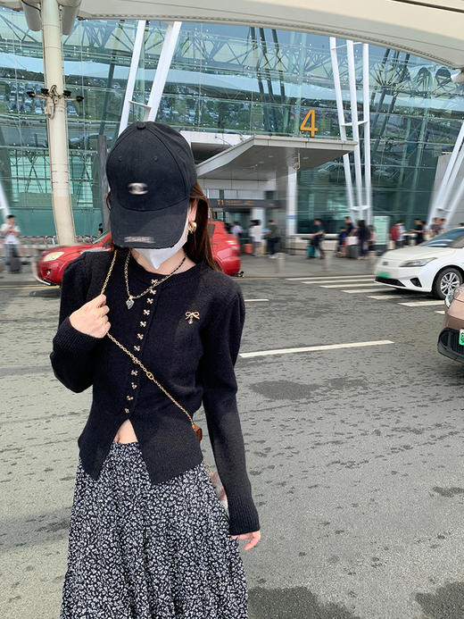 <曾小咸推荐>【心动邂逅】金属蝴蝶结毛衣+碎花百褶裙 商品图5